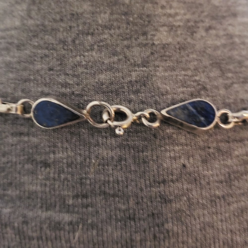 Dark blue stone necklace - Picture 3 of 3